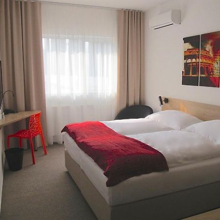 Hotel Kapitol Мост Екстер'єр фото