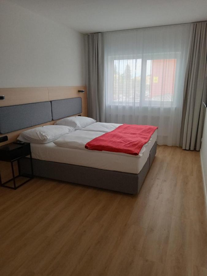 Hotel Kapitol Мост Екстер'єр фото