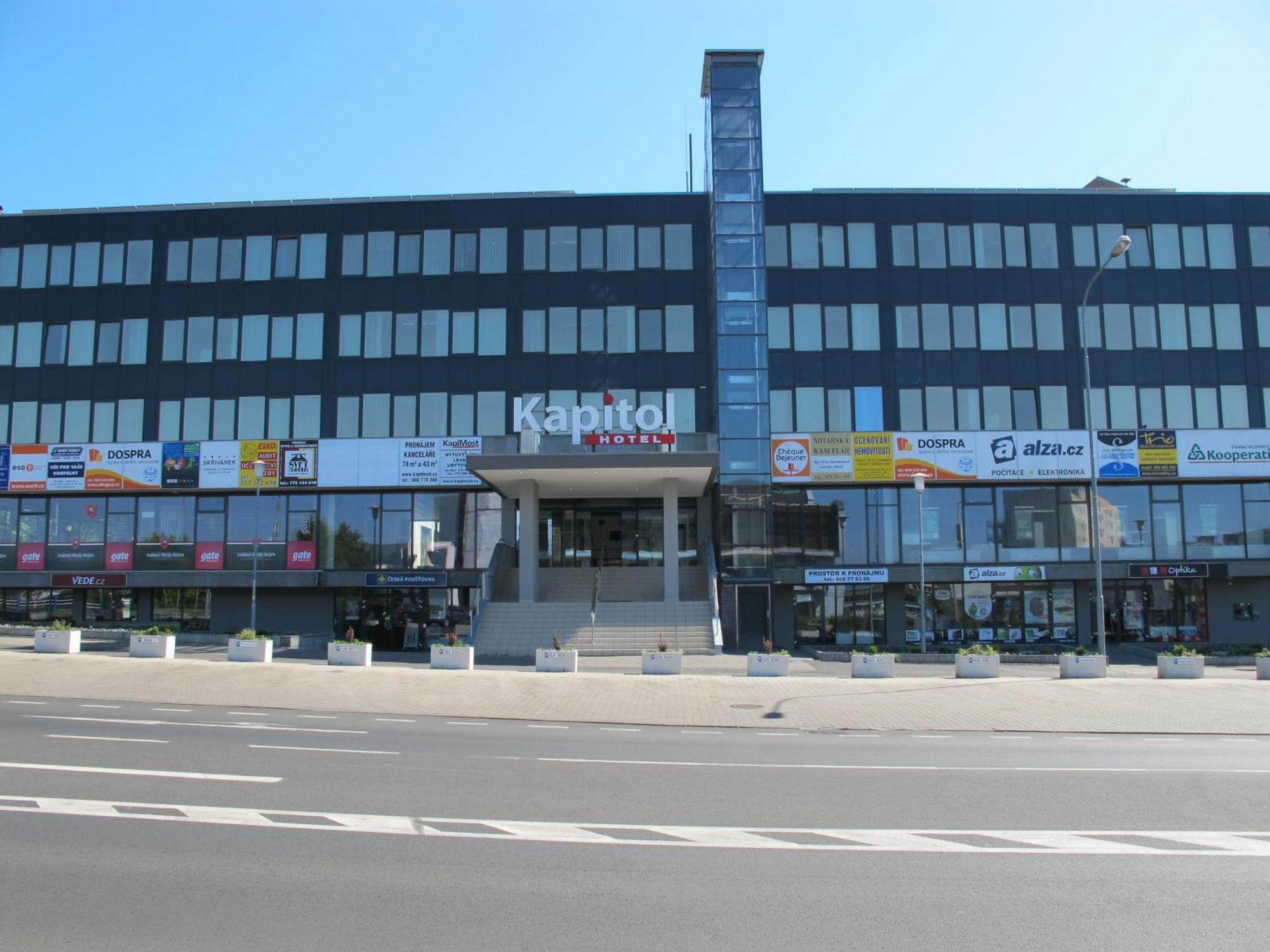 Hotel Kapitol Мост Екстер'єр фото