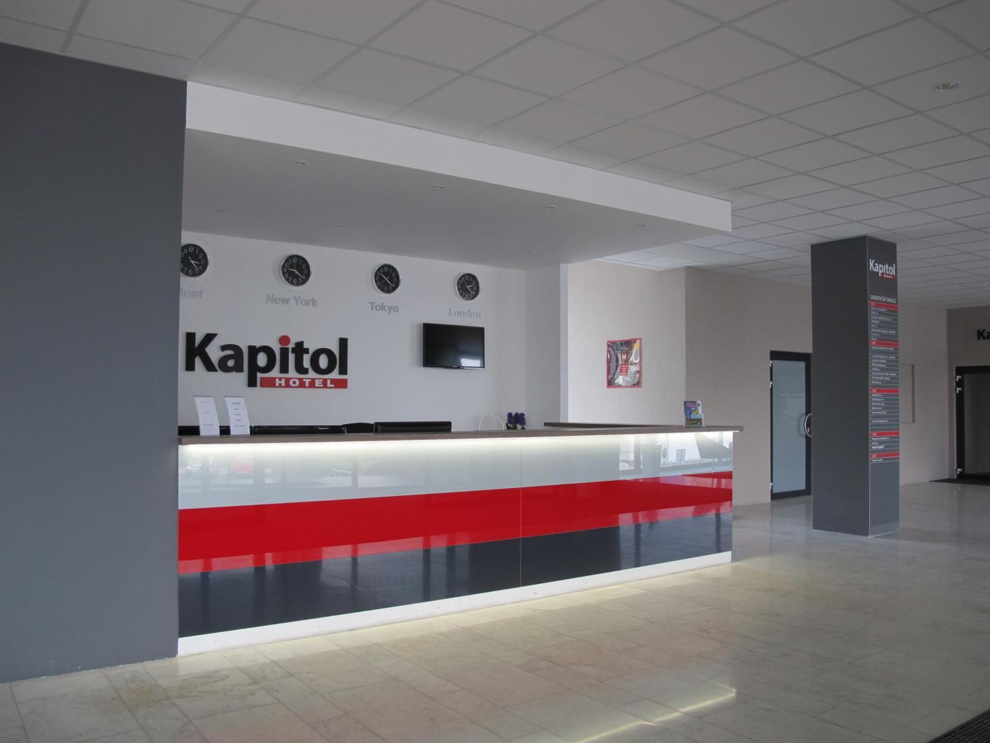 Hotel Kapitol Мост Екстер'єр фото