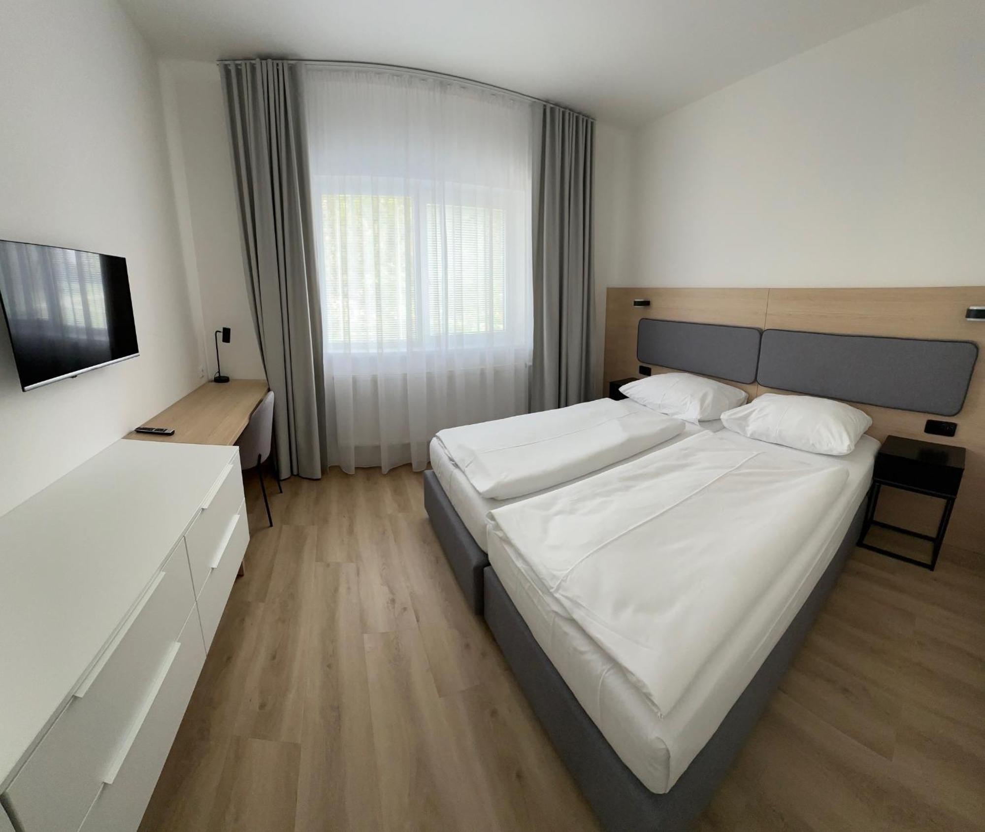 Hotel Kapitol Мост Екстер'єр фото