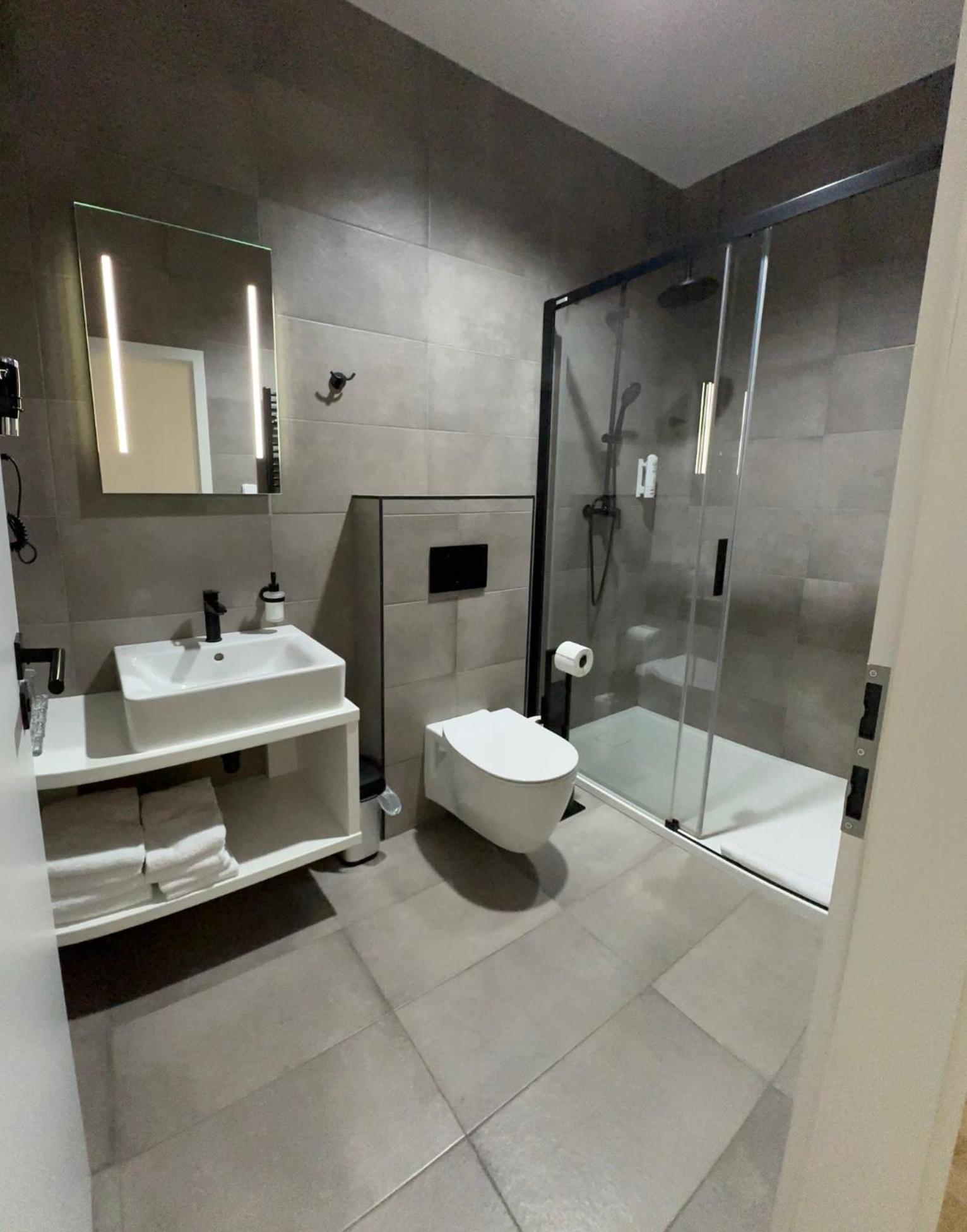 Hotel Kapitol Мост Екстер'єр фото