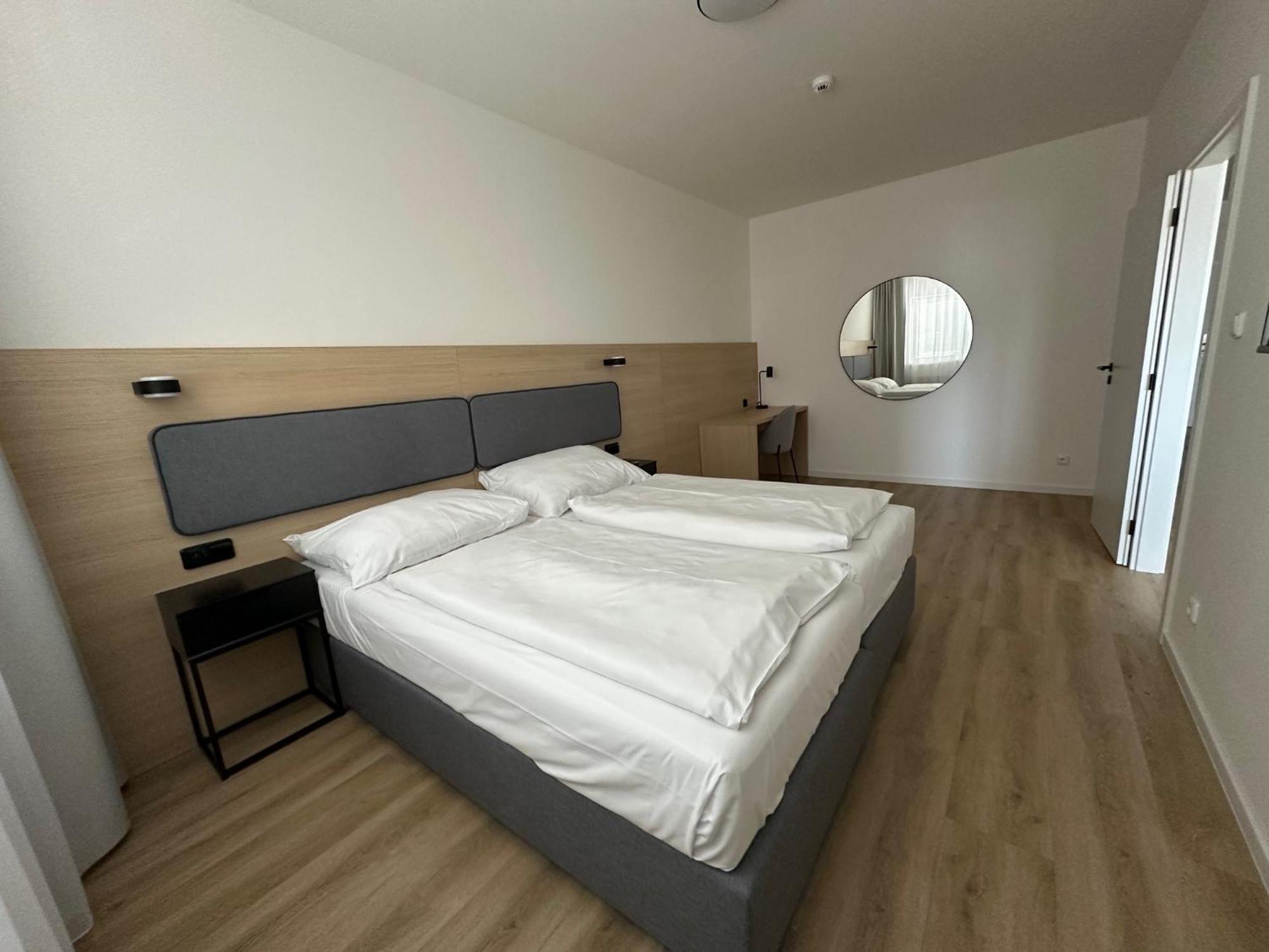 Hotel Kapitol Мост Екстер'єр фото