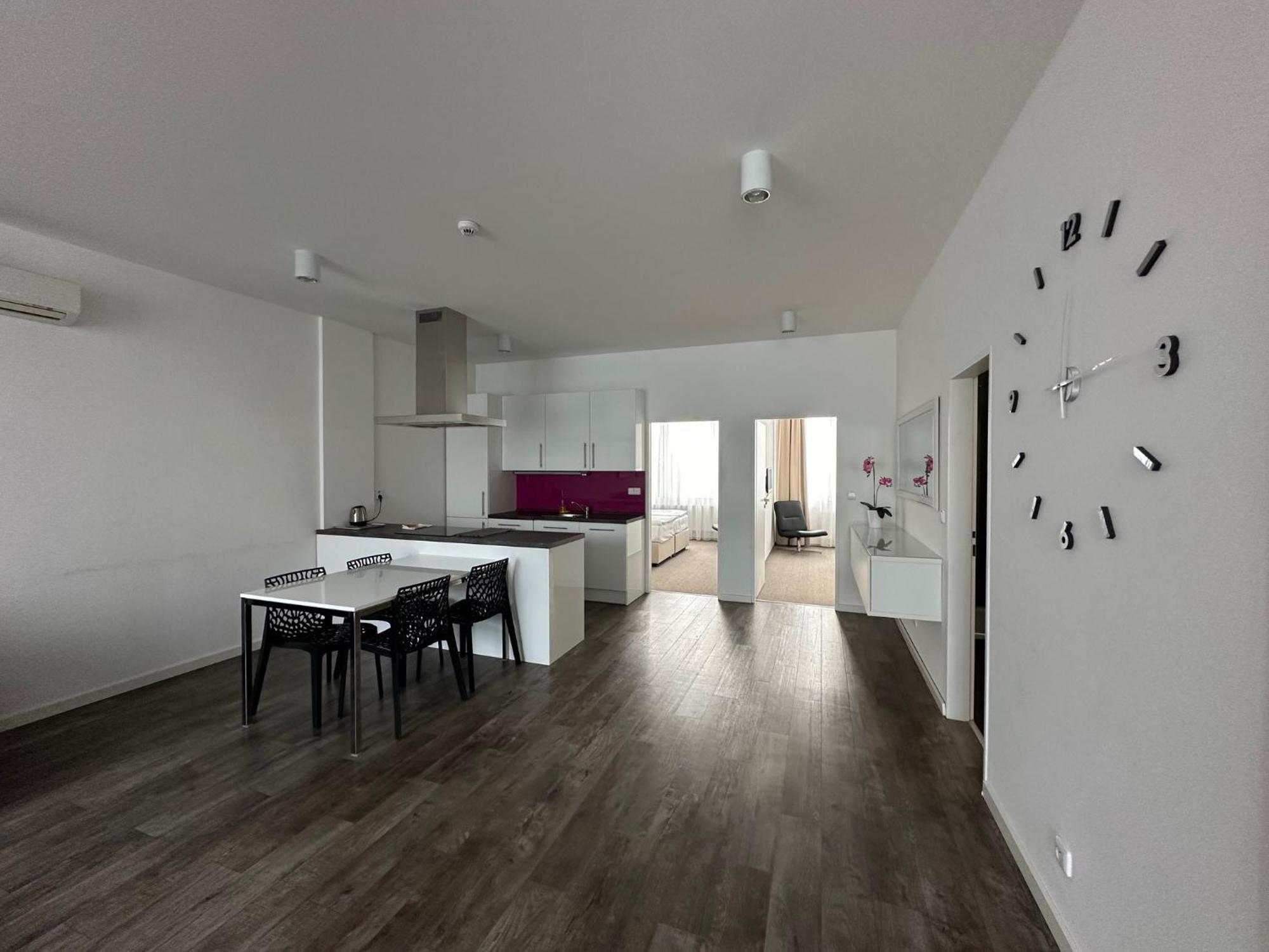 Hotel Kapitol Мост Екстер'єр фото