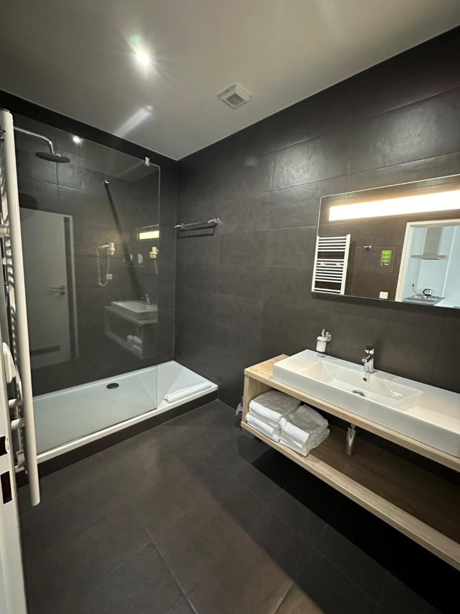 Hotel Kapitol Мост Екстер'єр фото