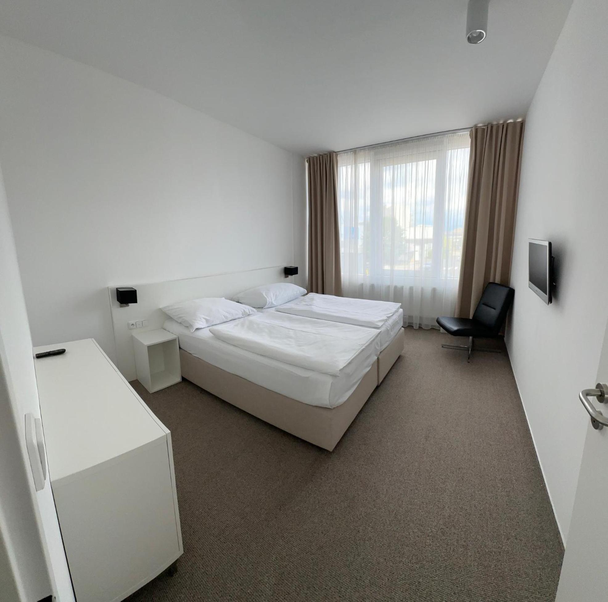 Hotel Kapitol Мост Екстер'єр фото