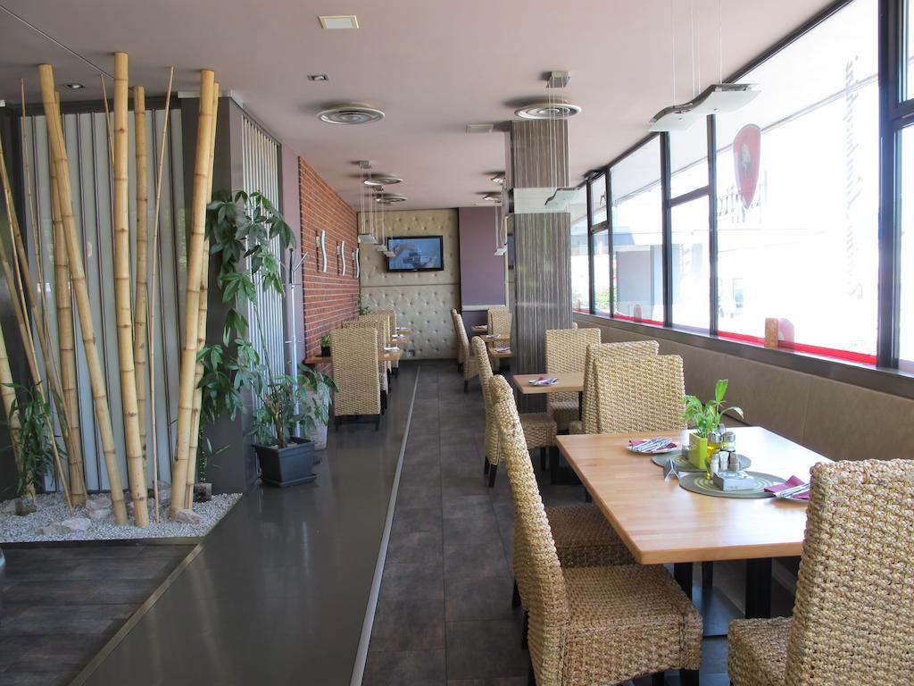 Hotel Kapitol Мост Екстер'єр фото