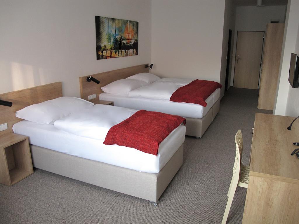 Hotel Kapitol Мост Номер фото